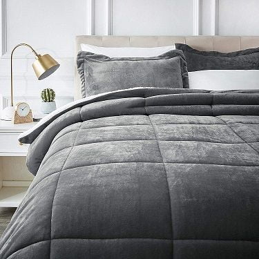 AmazonBasics Ultra-Soft Micromink Sherpa Comforter Bed Set - King
