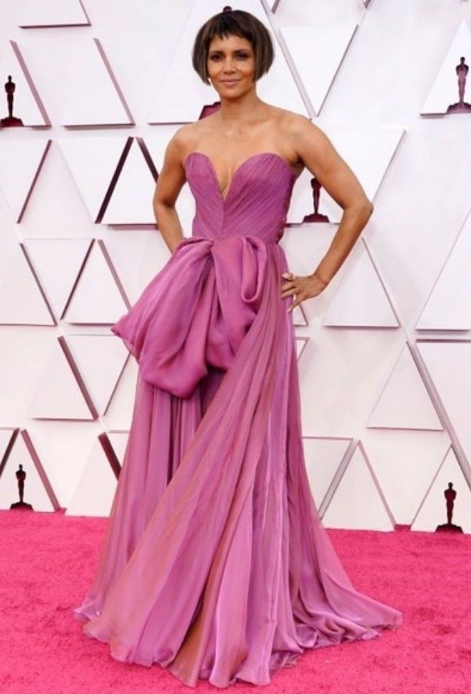 Halle Berry at the Oscars 2021 Academy Awards Halle Berry at the Oscars 2021 Academy Awards