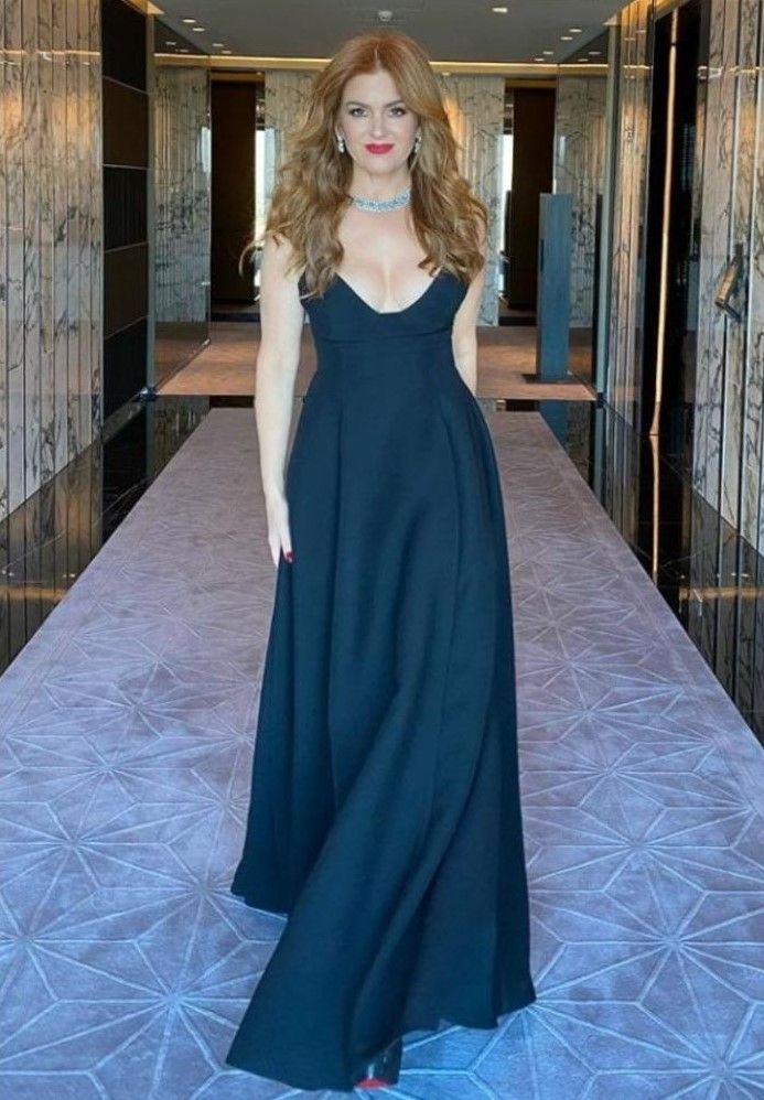 Isla Fisher at the Oscars 2021 Academy Awards Isla Fisher at the Oscars 2021 Academy Awards