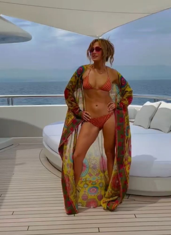 Happy birthday Jennifer Lopez_JLo turned 52