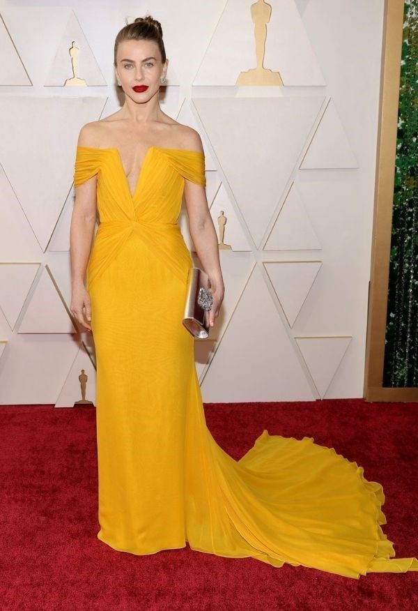 Julianne Hough at the Oscars 2022 Academy Awards Julianne Hough at the Oscars 2022 Academy Awards